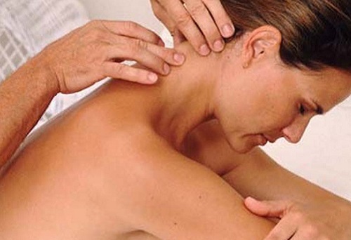 Как правильно делать массаж спины при остеохондрозе